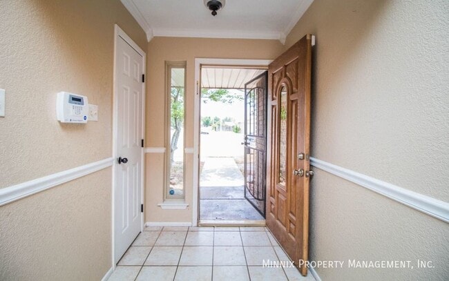 Building Photo - 4429 Esmond Dr