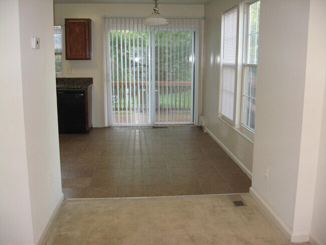 Foto del edificio - 1720 Grover Glen Ct