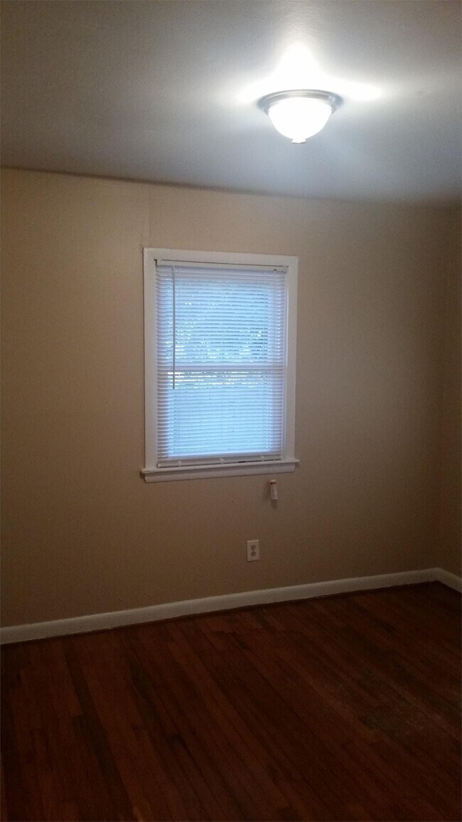 Foto del edificio - 2836 Club Plaza Rd