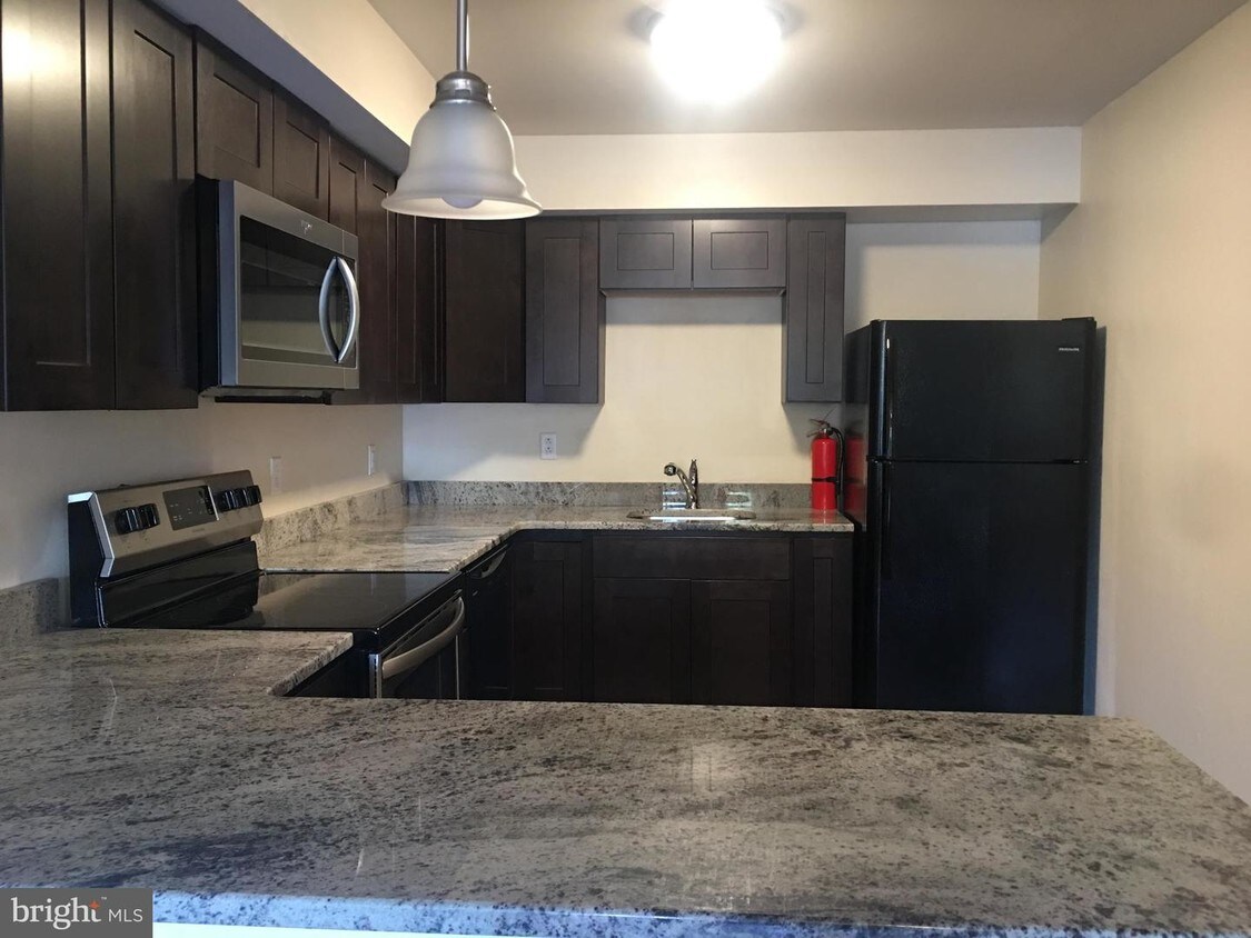 1 Pennsylvania Rd Unit 11, Glassboro, NJ 08028 Apartment for Rent in