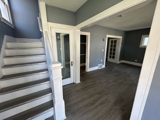 Building Photo - Coming Soon! Section 8 Accepted! Newly Ren...