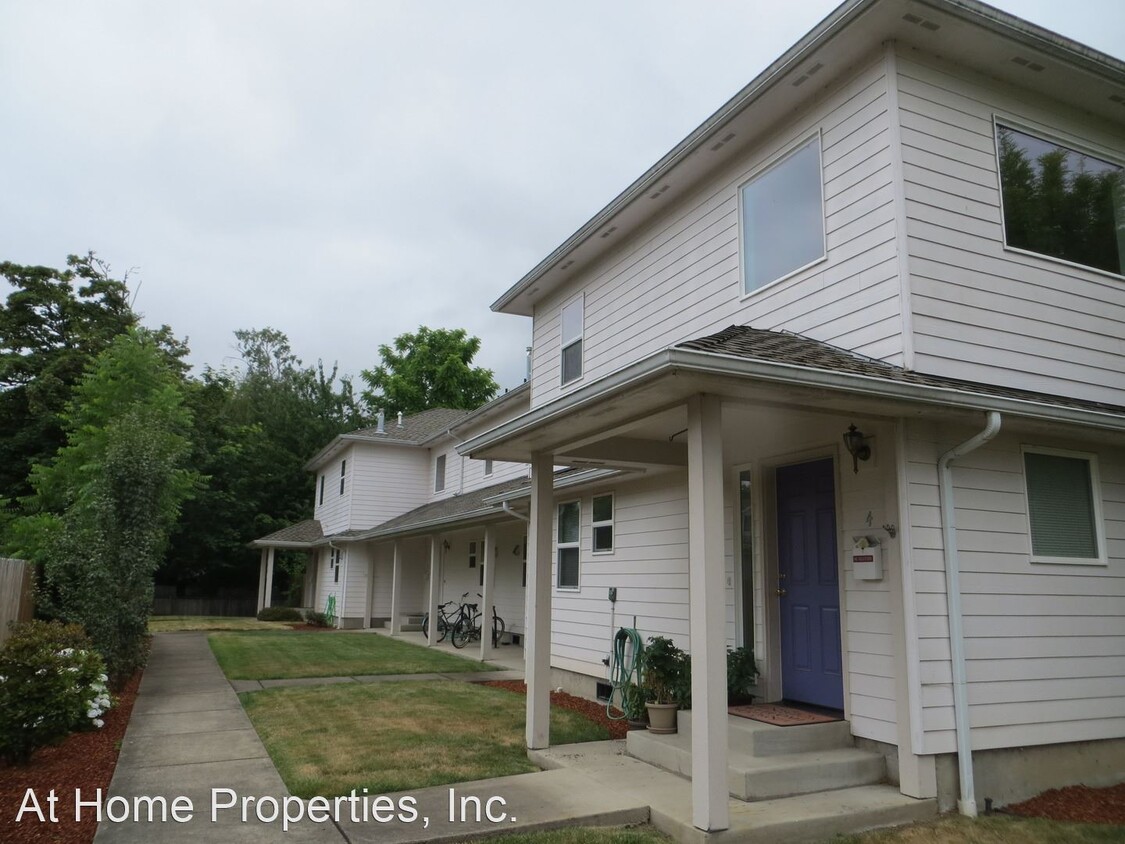 Primary Photo - 2911-2941 NW Tyler Ave