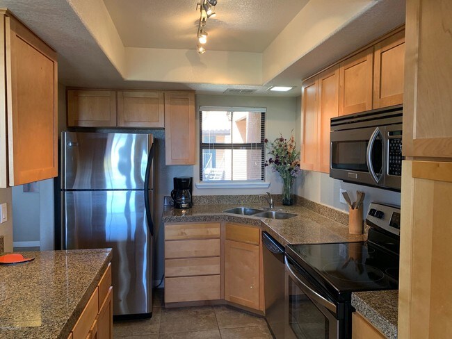 Foto del edificio - 6651 N Campbell Ave