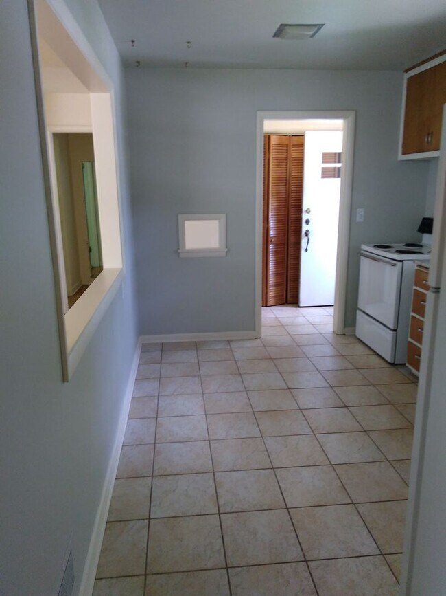 Foto del edificio - Charming Midvale Heights Ranch