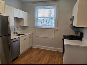 Building Photo - 1147 Halpin Ave