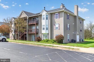 Building Photo - 108-11-111 Timberlake Terrace