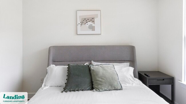 Building Photo - 7373 Valley View Ln