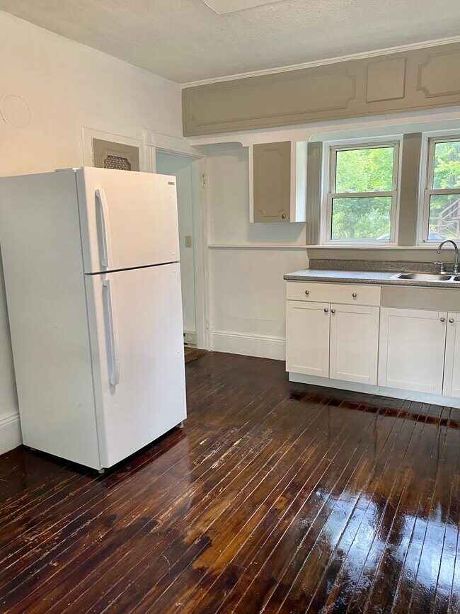 95 Hall Ave Unit H1B, Henniker, NH 03242 Apartments in Henniker, NH