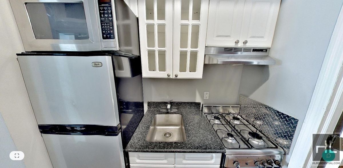 Foto del edificio - E 13TH ST.