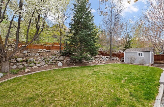 Building Photo - 2102 E Candle Spruce Cv