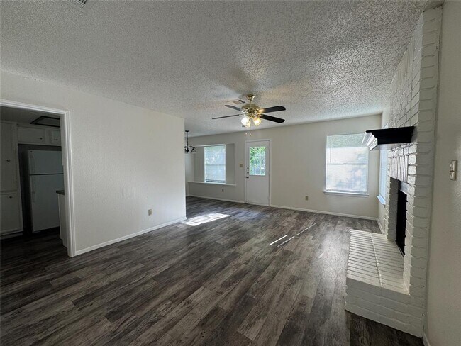 Foto del edificio - 3516 Rollingway Cove