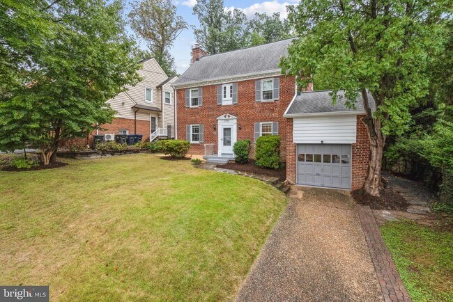 Building Photo - 2926 Kanawha St NW