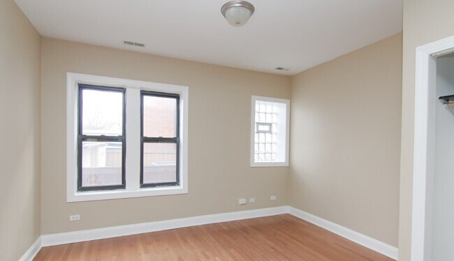 Building Photo - 3731 N Elston Ave