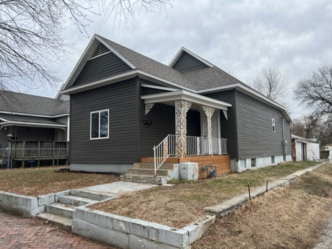 808 N Elm St, Pittsburg, KS 66762 House Rental in Pittsburg, KS