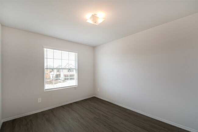 Foto del edificio - 23438 Goodfellow Dr