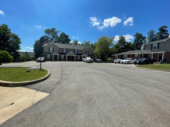 Building Photo - 1164 Woodland Dr