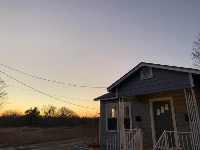 Foto del edificio - 111 Zuehl