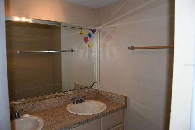Foto del edificio - 2811 SW Archer Rd
