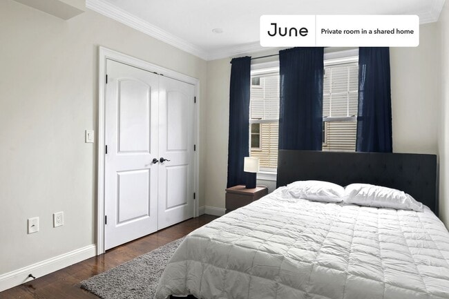 Building Photo - Room in Shared 4 bed/1.5 bath home