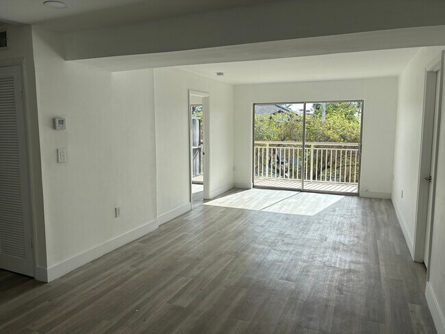 Building Photo - 17051 NE 35th Ave