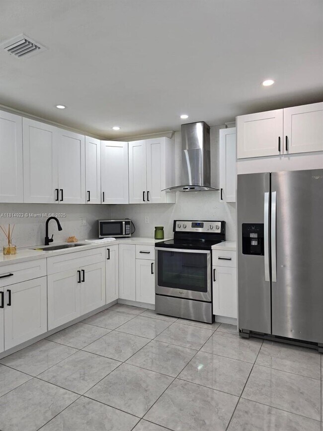 Foto del edificio - 13018 SW 49th Terrace