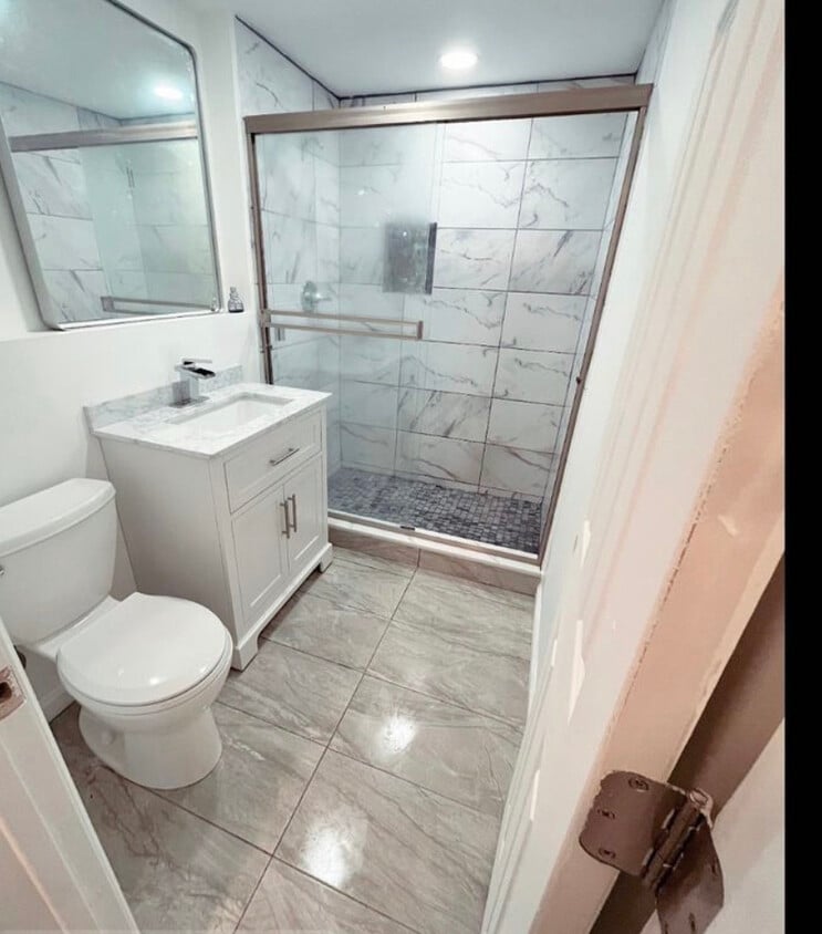 Foto del edificio - 170 E 19th St