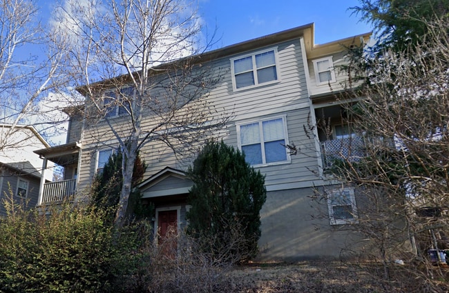 Building Photo - 179 Herring St