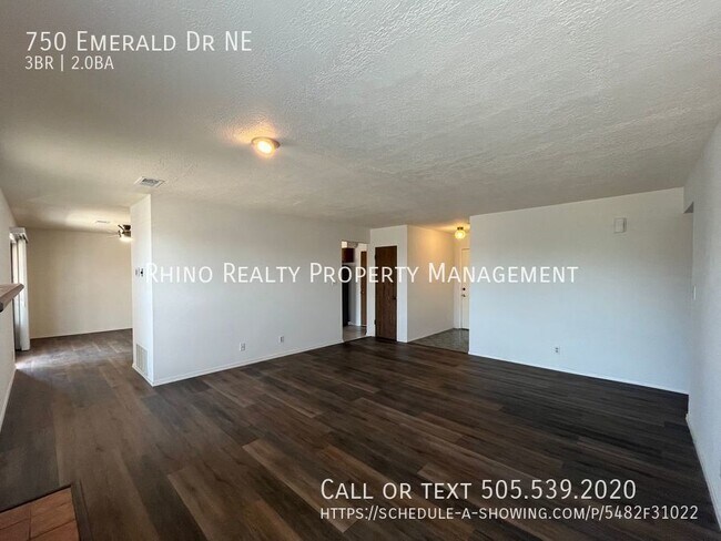 Building Photo - Roomy 3 Bedroom 2 Bathroom Home In Rio Ran...