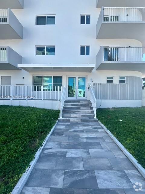 Building Photo - 7125 Bonita Dr