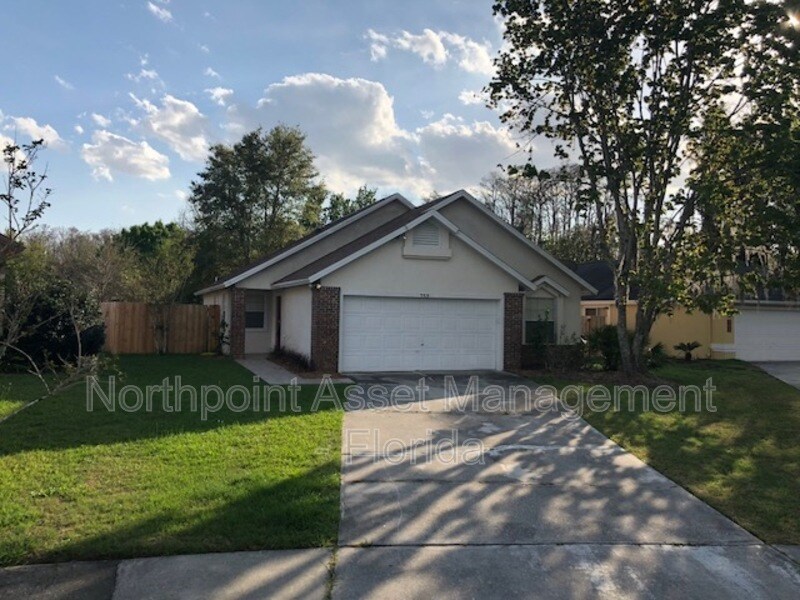 Foto principal - 713 Meadowside Ct
