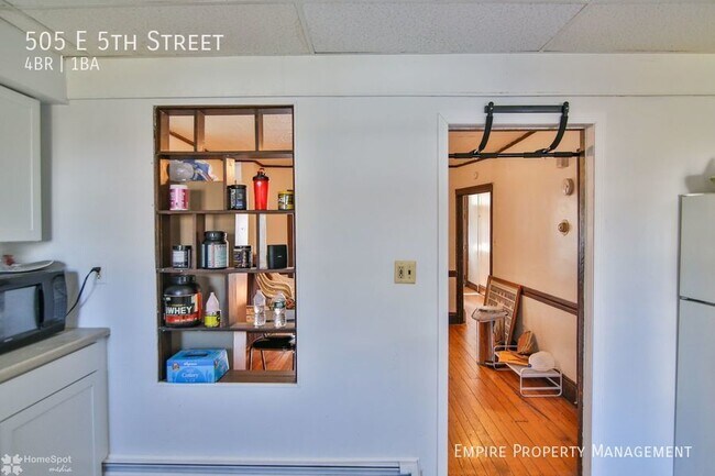 Building Photo - 4 Bedroom / 1 Bathroom Home in Bethlehem!