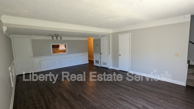 Building Photo - 901 Olmstead Dr