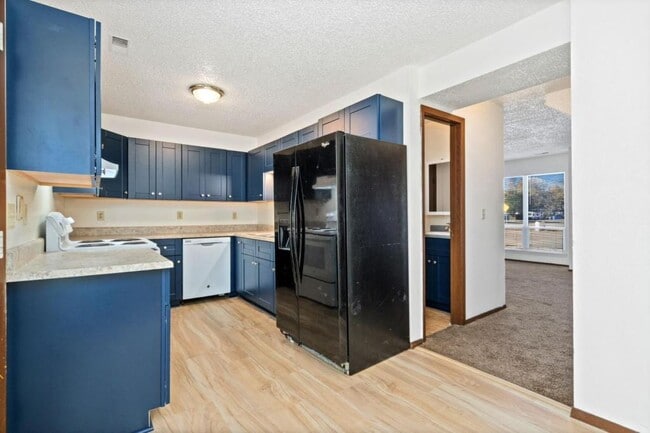 Building Photo - 906 Hersinger Pl