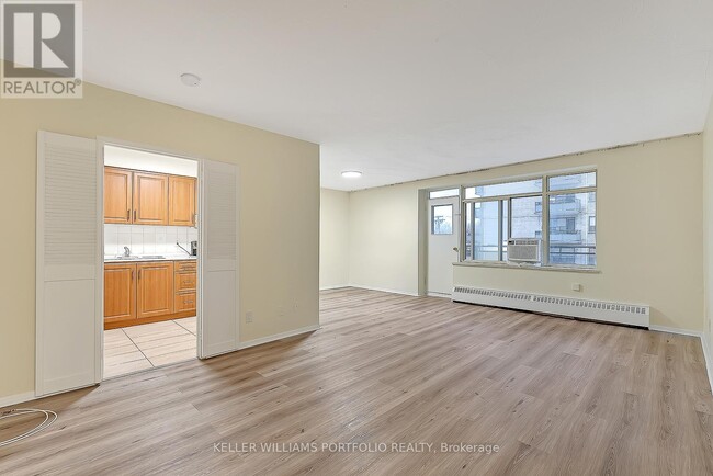 Photo du bâtiment - 825 Kennedy Rd