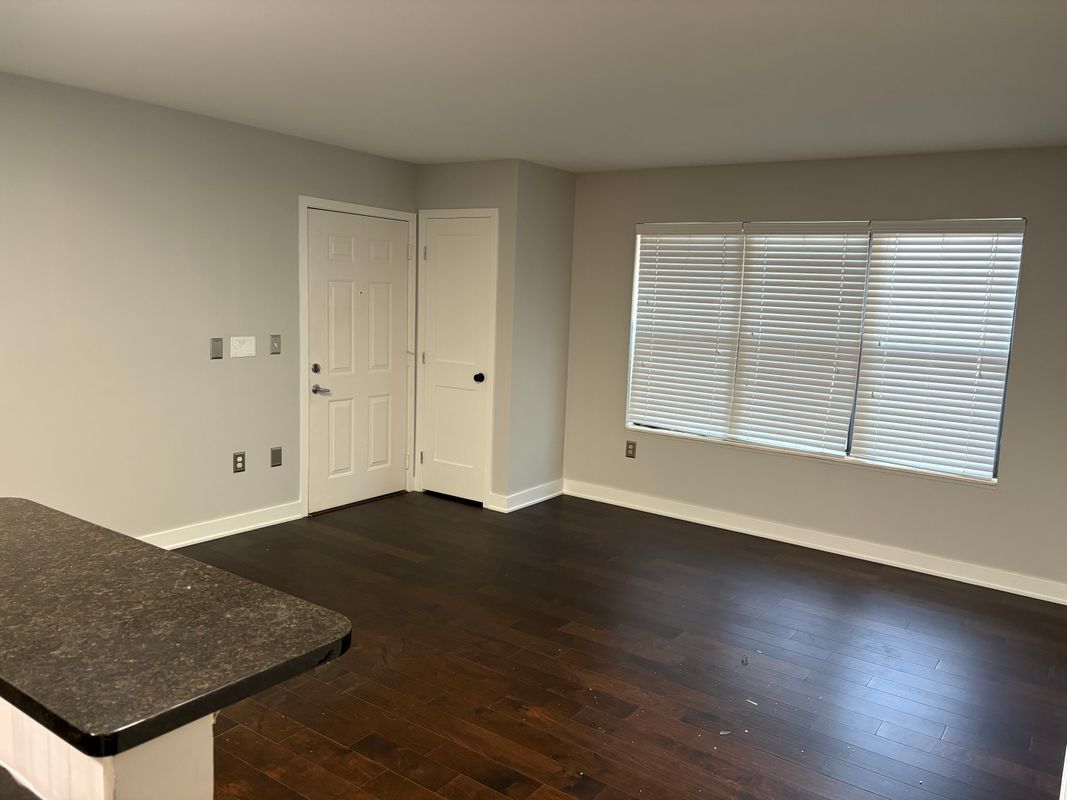 Foto principal - 435 W 9th St