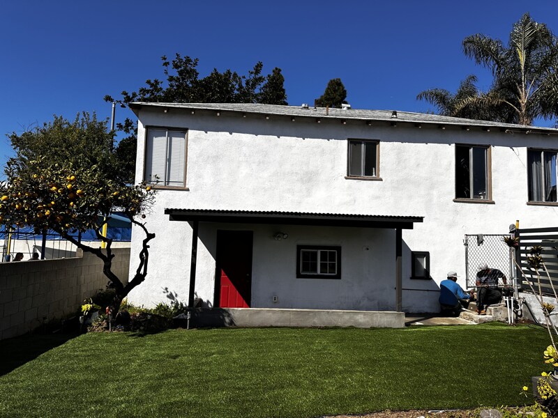 Building Photo - 910 Manhattan Beach Blvd