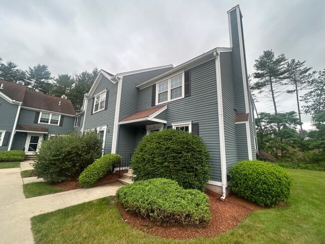 Building Photo - Renovated Townhome in Prime Location