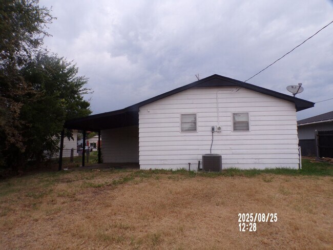 Foto del edificio - remodeled home,