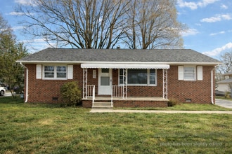 Building Photo - 305 N Sellars Mill Rd