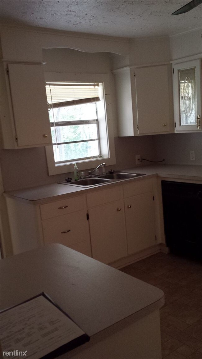 2 br, 1 bath house - 2608 maloney ave - house for rent in