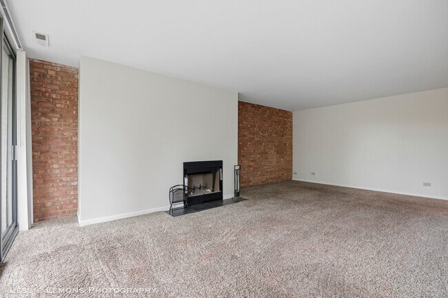 Foto del edificio - 5950 Oakwood Dr