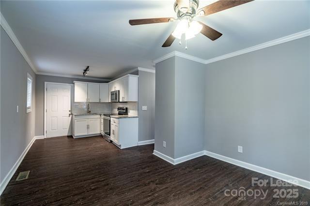 Building Photo - 2213 Kennesaw Dr