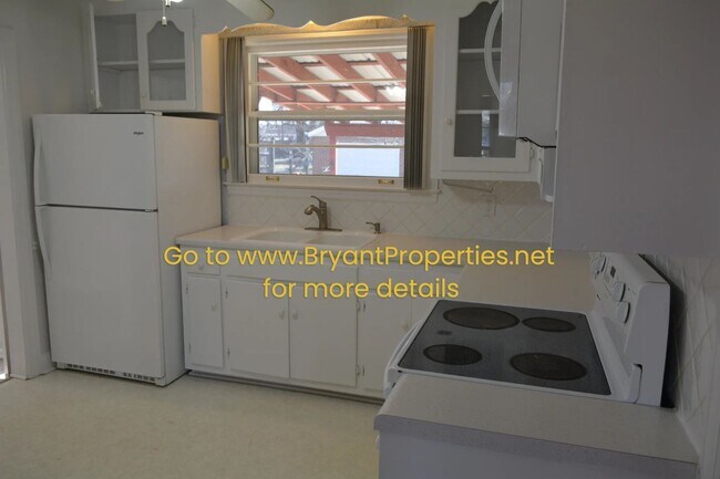 Building Photo - Nashville - 3 Bedroom 2 Bath - Donelson Area