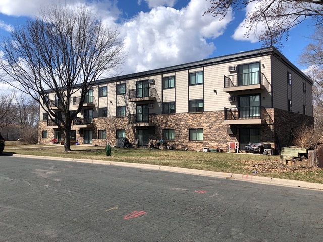 Front of Building - Gauvette Park Apartments