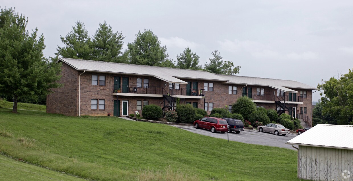 Building Photo - 316 Club Dr
