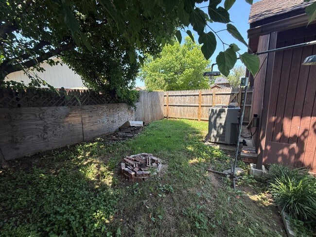 Foto del edificio - 3 Bed 2 Bath Home For Lease August 1!