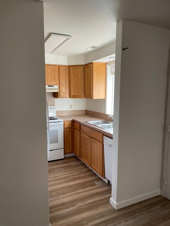 1320 SW Apperson St Unit 1320, Mcminnville, OR 97128 Apartments in