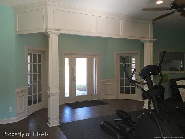 Building Photo - 2635 Gardner Park Dr