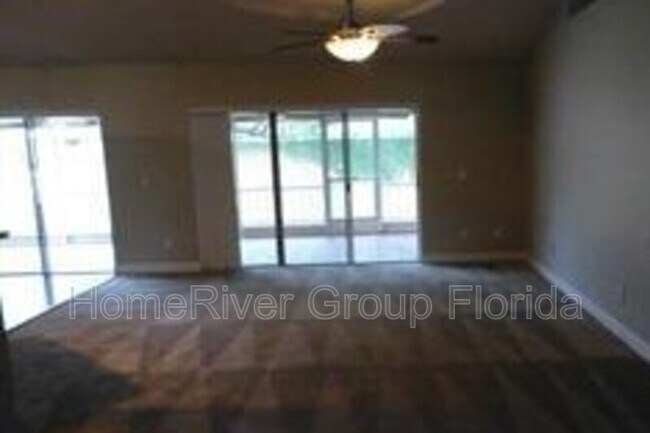 Building Photo - 10332 Ashley Oaks Dr