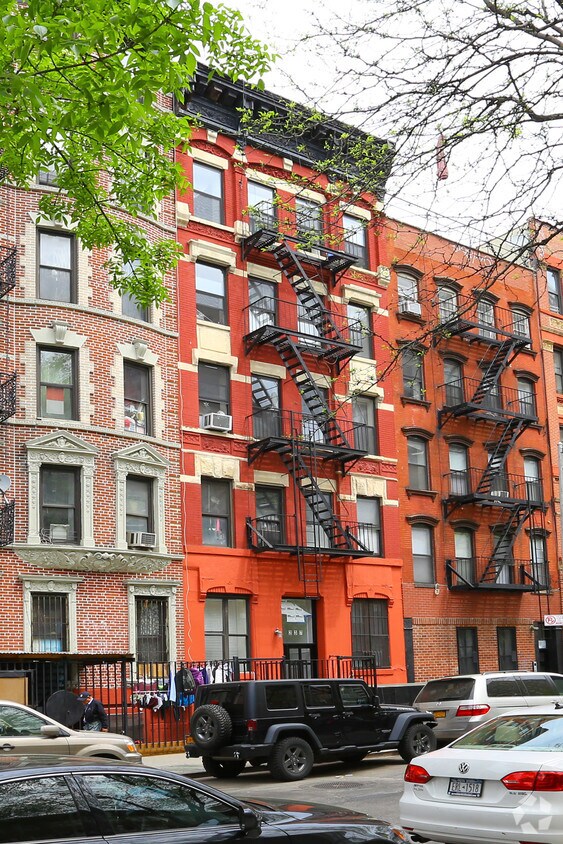 Primary Photo - 237 Henry St
